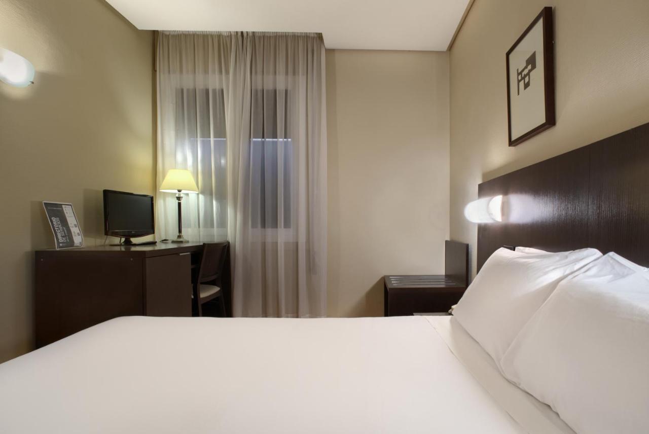 Hotel Sercotel Tudela Bardenas Ruang foto