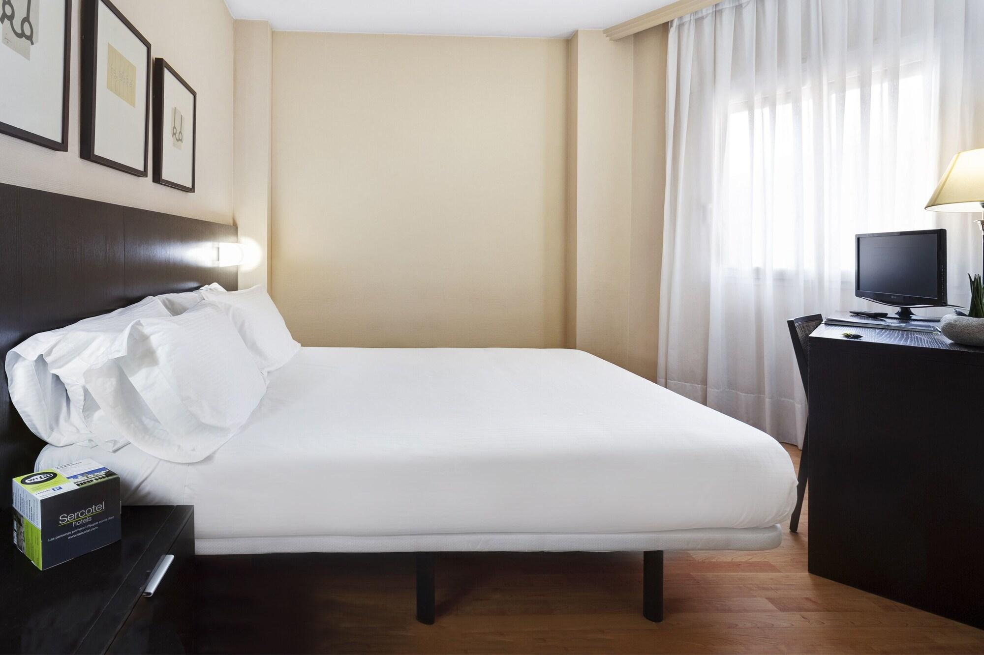 Hotel Sercotel Tudela Bardenas Bagian luar foto