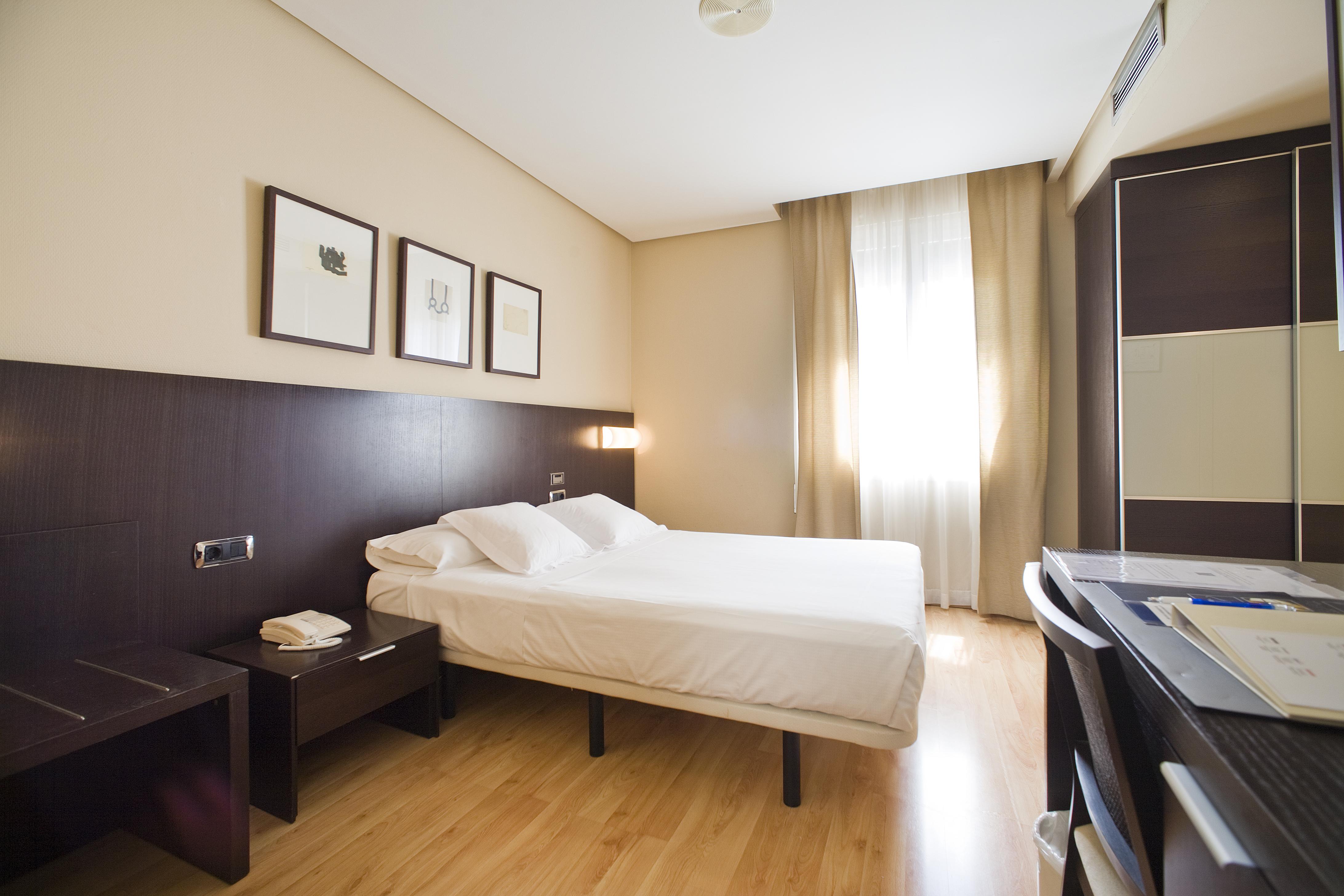 Hotel Sercotel Tudela Bardenas Bagian luar foto